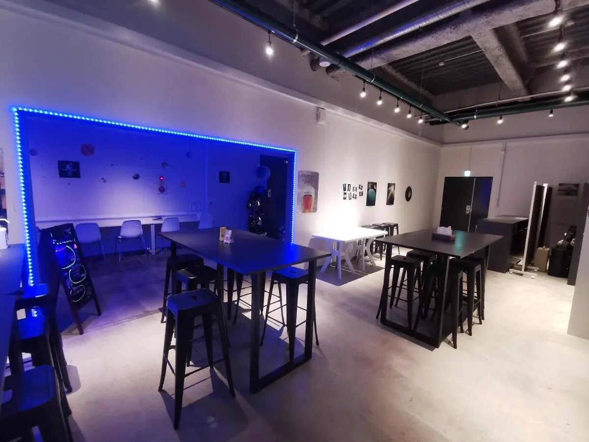 Moon Station Hotel Tokyo