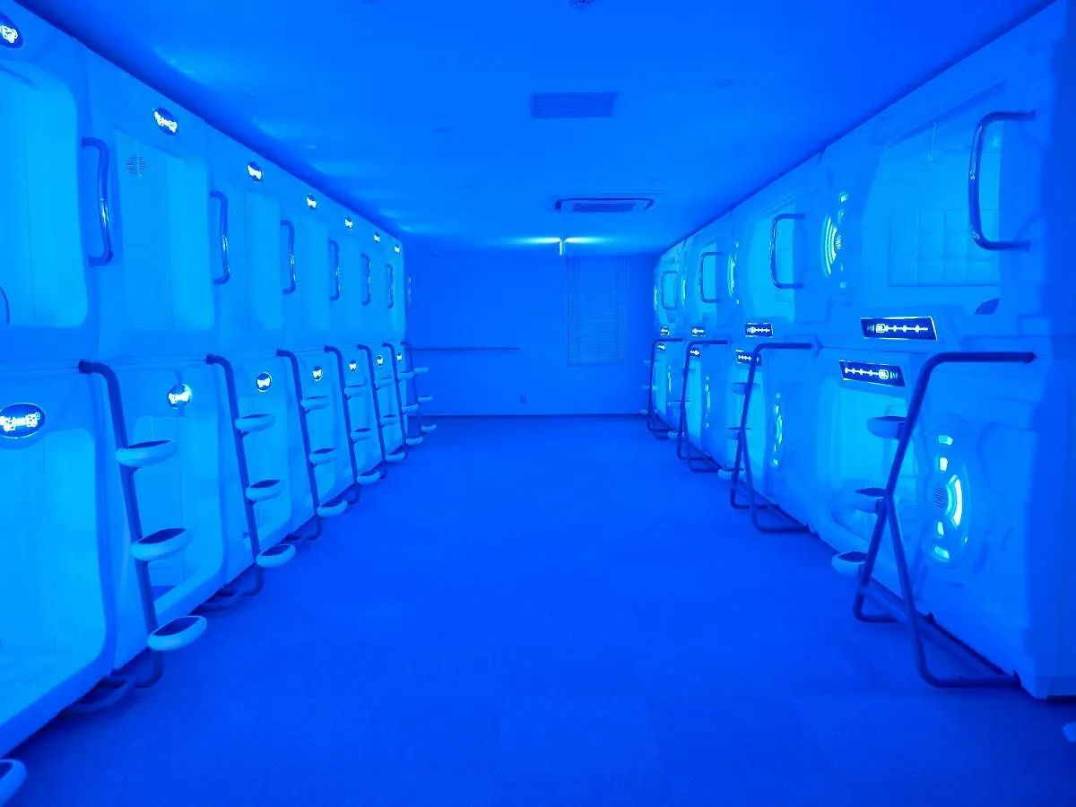 Moon Station Hotel Tokyo Capsule hotel