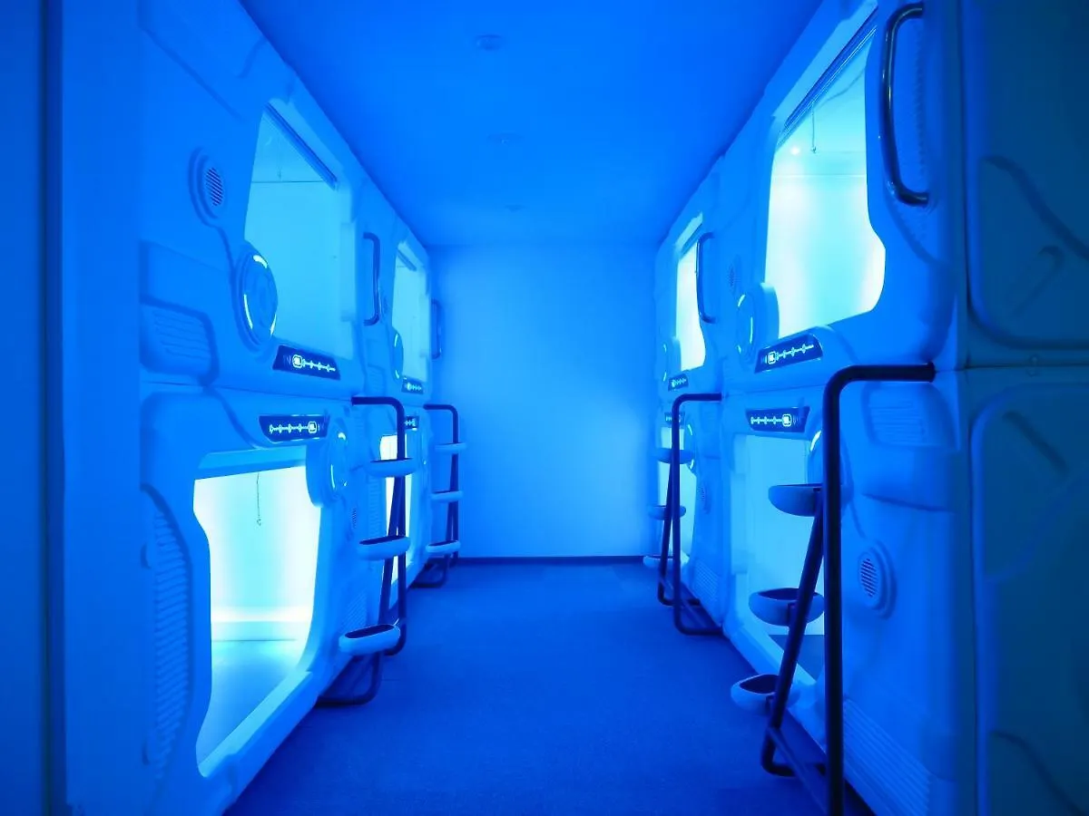 Capsule hotel Moon Station Hotel Tokyo